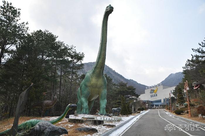 "공룡들이 압권이야!" 계룡산자연사박물관