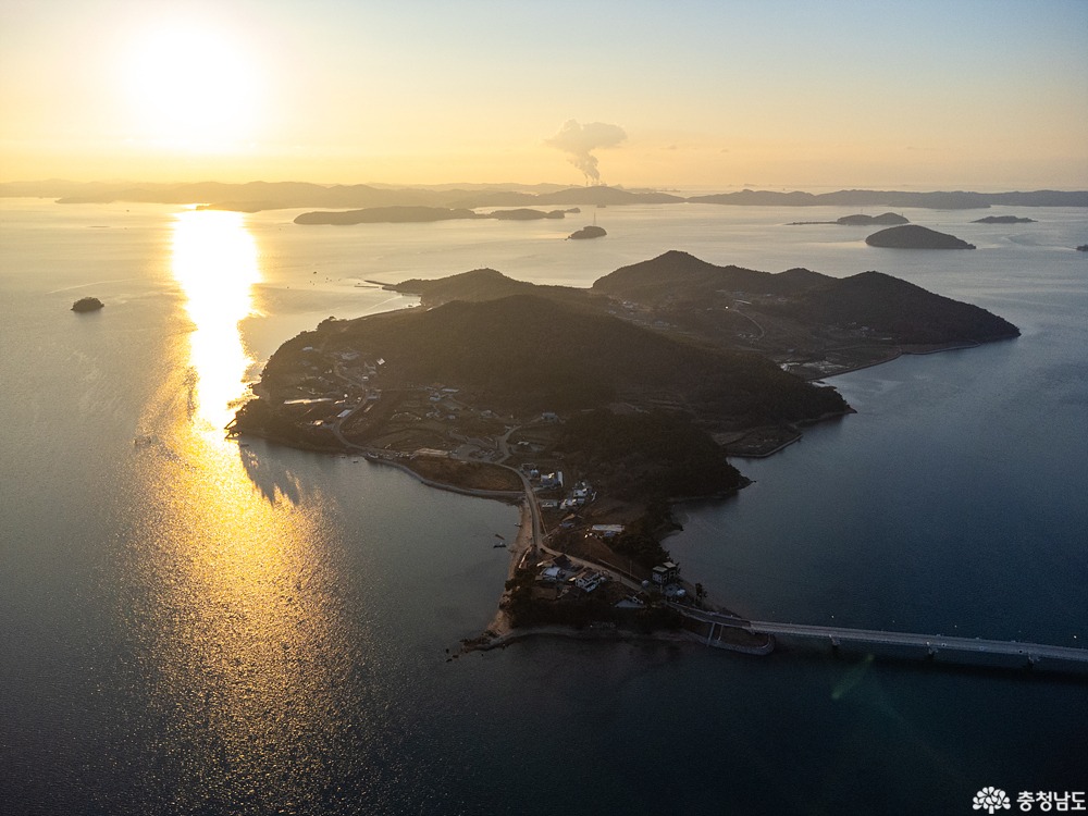 비밀의 문을 지나, 곰을 닮은 섬 웅도에 머물다
